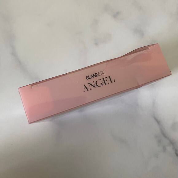 Glamnetic Angel White Short Almond Nails - Picture 3 of 4